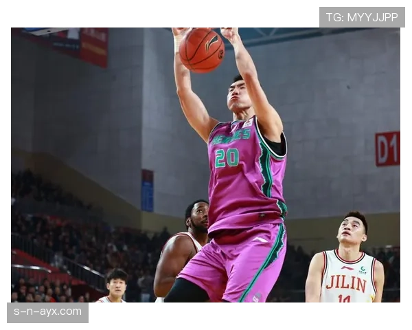 伊尼亚基状态火热，职业生涯迎巅峰表现引热议