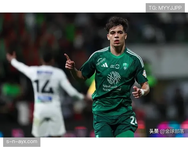 西蒙尼以团队精神与战术智慧引领球队开启胜利新篇章