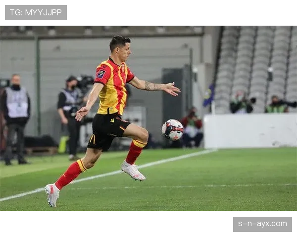 鲁伊斯租借阿拉维斯后状态回暖，出色表现助球队重返巅峰