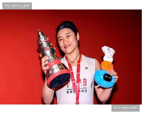 安洗莹训练完直接啃冰块降温，这自律狠人连喝水都算卡路里？